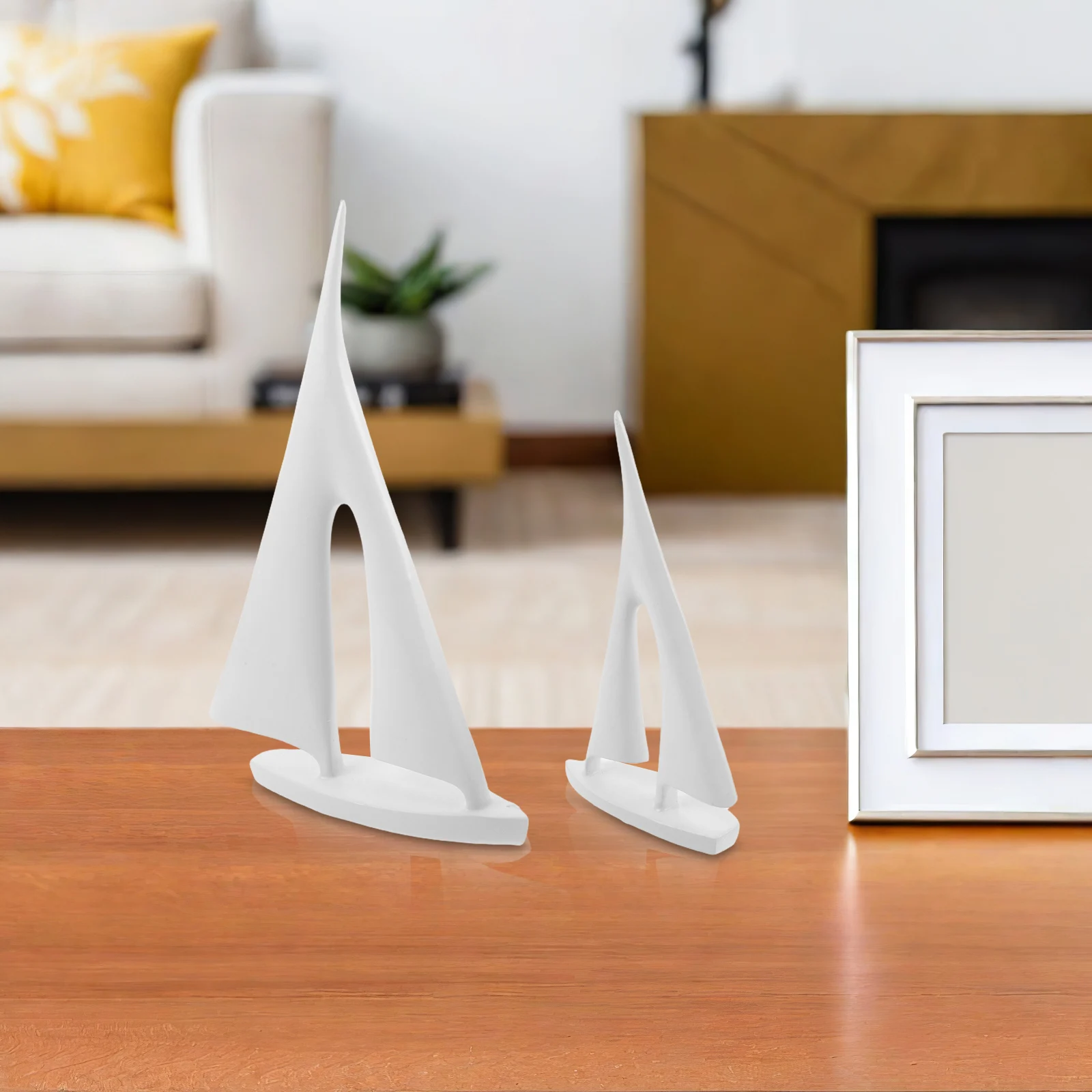 

2Pcs White Resin Sailing Boat Statue Luxury Gold Surface Living Room Bar Decor Minimalist Nautical Centerpiece Coastal Table