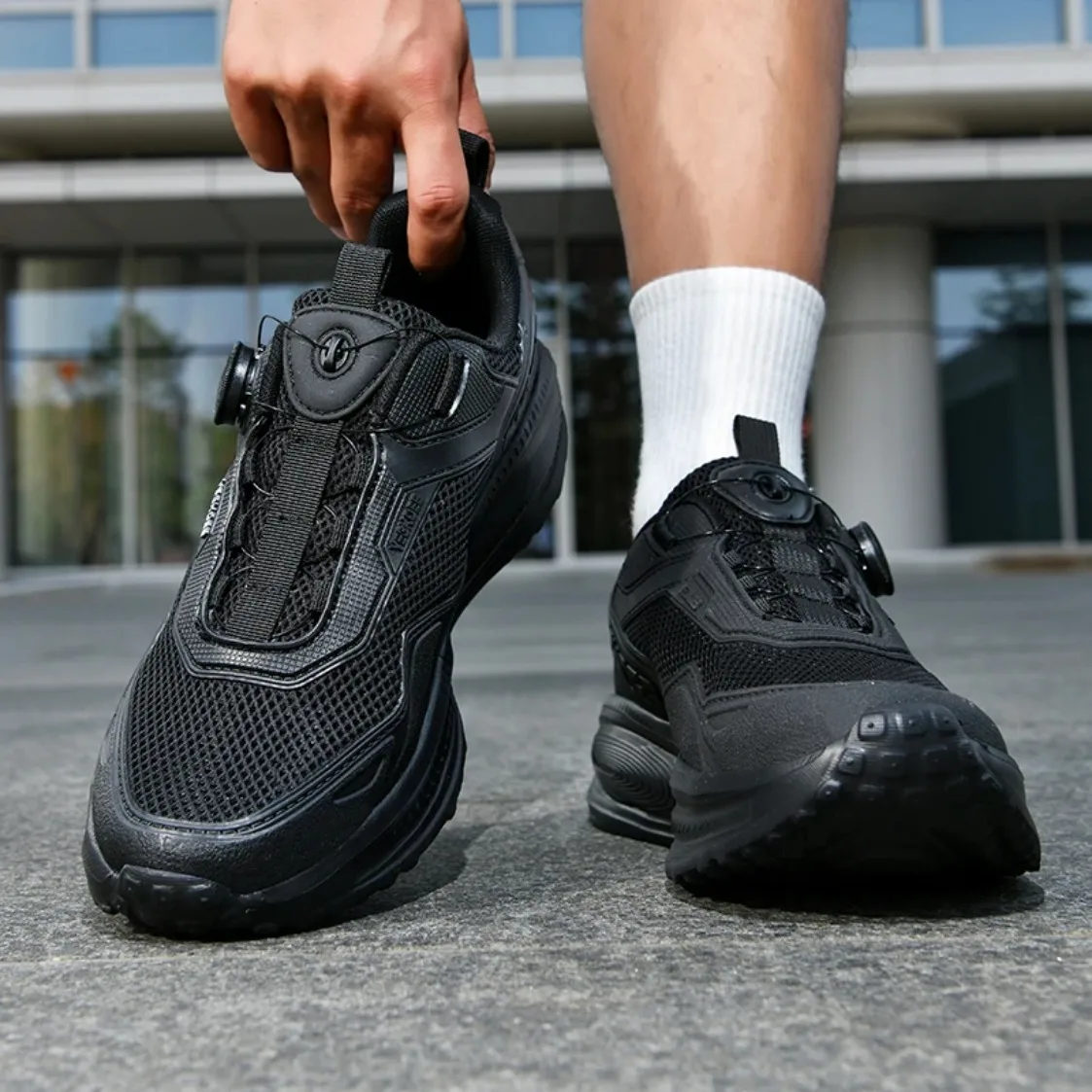 Men Rotary Button Running Shoes Breathable Mesh Outdoor Trekking Sneakers Non Slip Thick Sole Casual Sports Shoes Lightweight