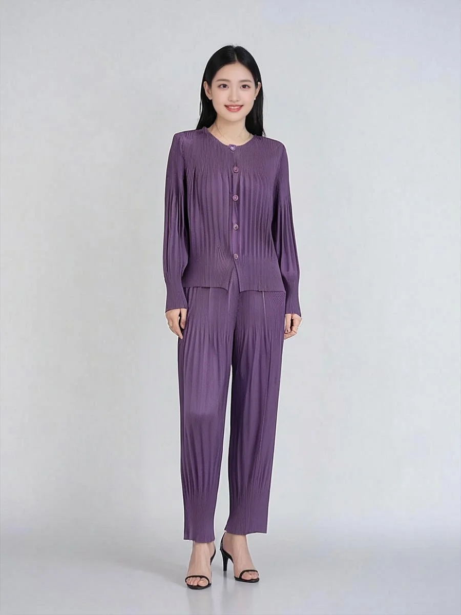 

Miyake Fold 2025 Autumn/Winter New Product Set Loose Round Neck Pleat Coat Casual Versatile Small Leggings Two Piece Set Loose