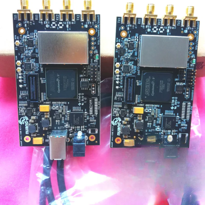 

Spot bladeRF 2.0 micro xA4 xA9 AD9361 development board