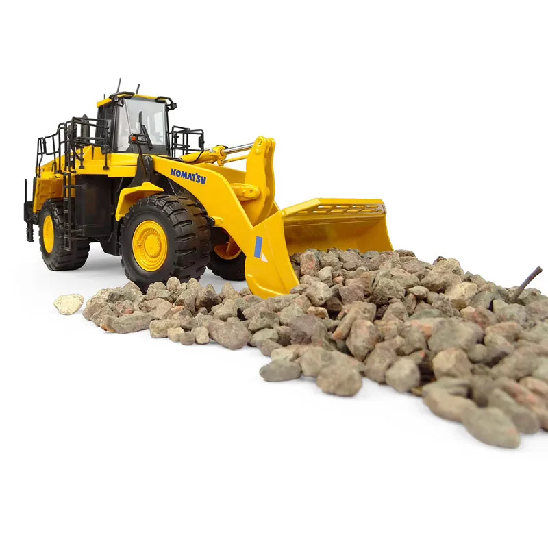 UH-8153 1:50 Komatsu WA600-8 Stone Handler Die Cast Model Toys