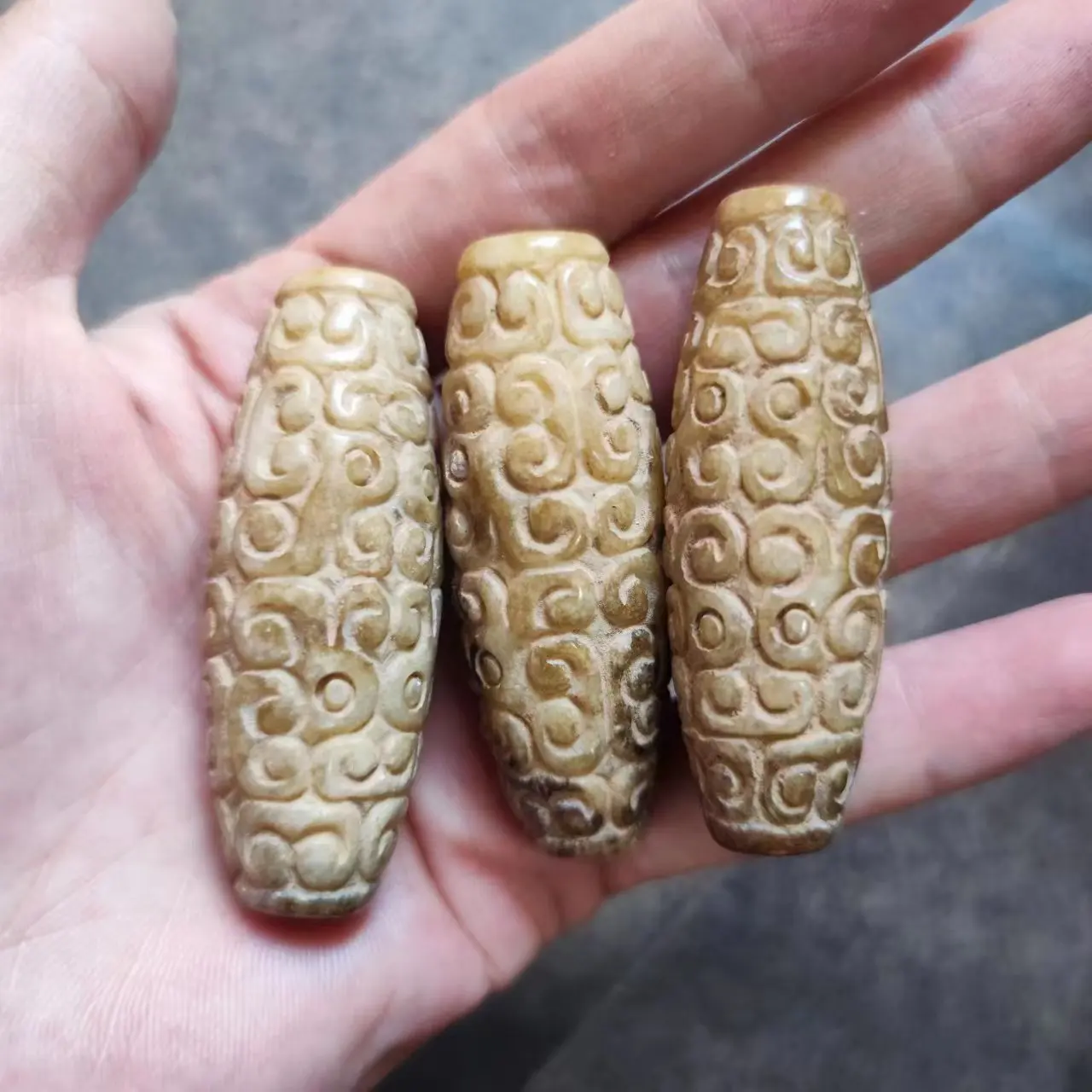 

1pcs/lot Natural Hetian ancient Yu Zhong humanoid beads Ancient jade engraved cloud ethnic style collectible beautifully rare