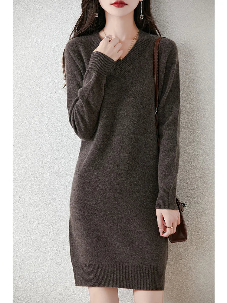 Slim fit mid to Long Pure Wool Sweater Women's V-neck Sweater Dress 2024 autumn/winter Base soft Knitted Cashmere Sweater