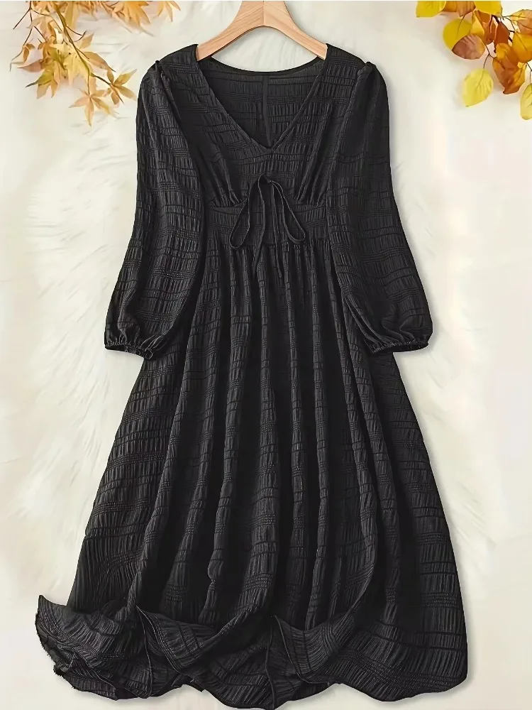 

Plus Size Women's Casual Dress with Textured Lantern Sleeves and V-Neck Tie Front Midi Dress for Comfort and Style