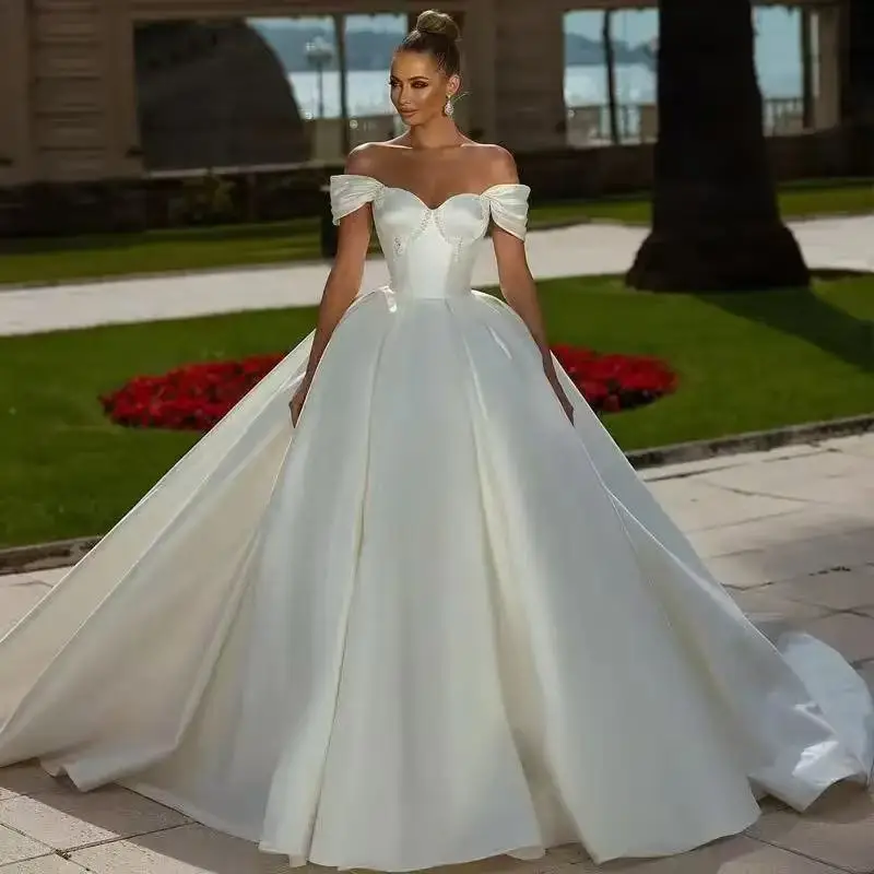 

Customized Off the Shoulder Wedding Dresses Satin Sweetheart Beaded Court Train Princess Bride Gown Vestido de Noiva