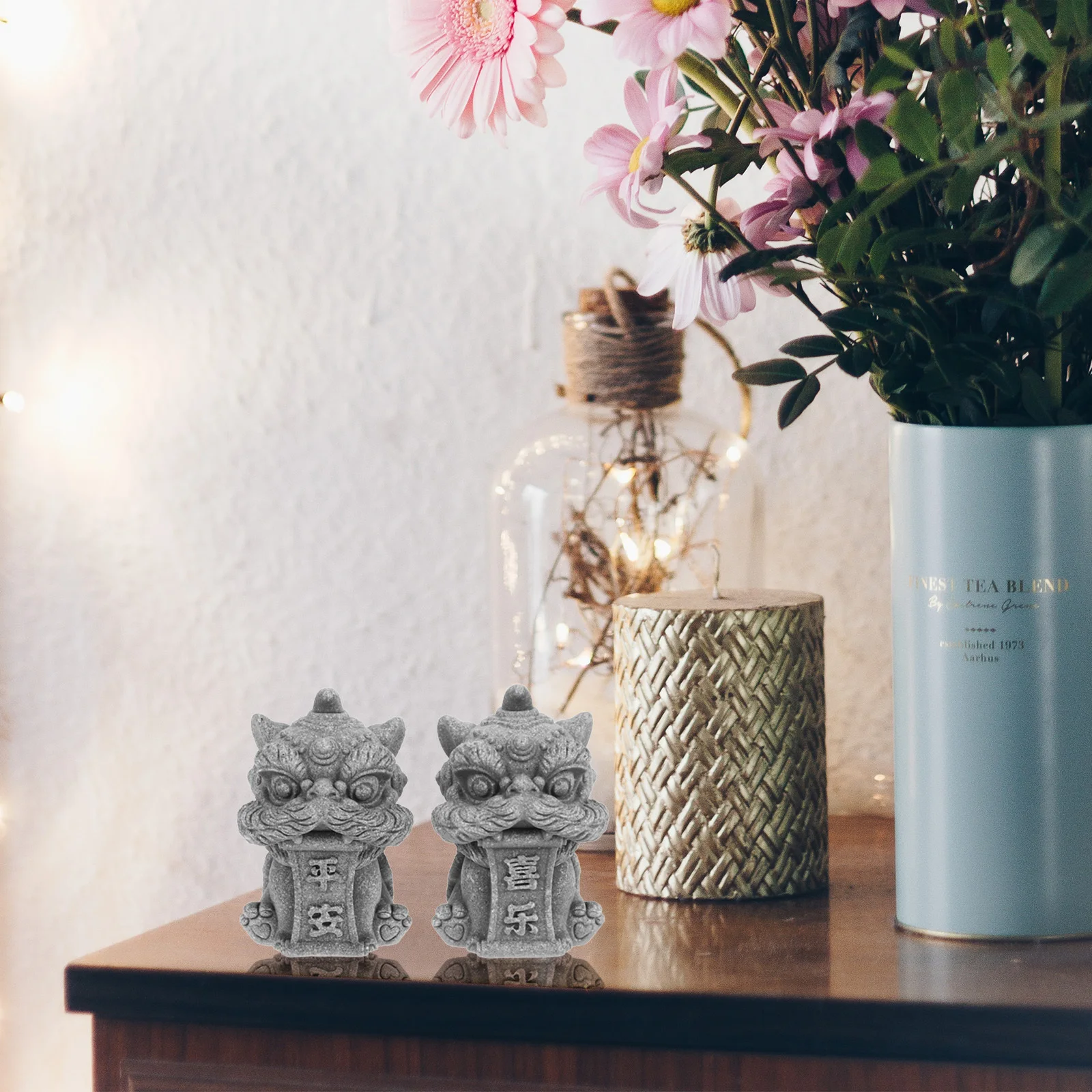 

1Pair Chinese Stone Lion Ornaments Sandstone Small Guardian Lion Statues Mini Bonsai Decor Desk Bookshelf Home Office Sculpture