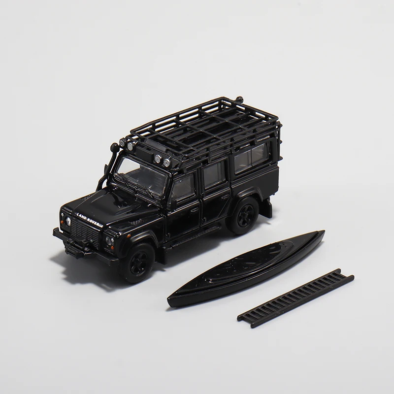 Master 1/64 Land Rover Defender 110- edycja akcesoriów-model samochodu ze stopu aluminium z czarną pokrywą Camel Cup