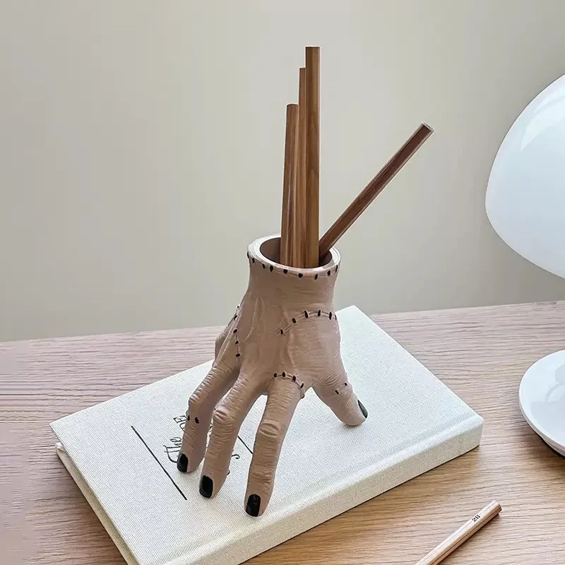 2Pcs/pack Severed Hand Horror Palm Creative Multi-Functional Pen Holder Living Room Desk Decoration Halloween Scary Funny Props