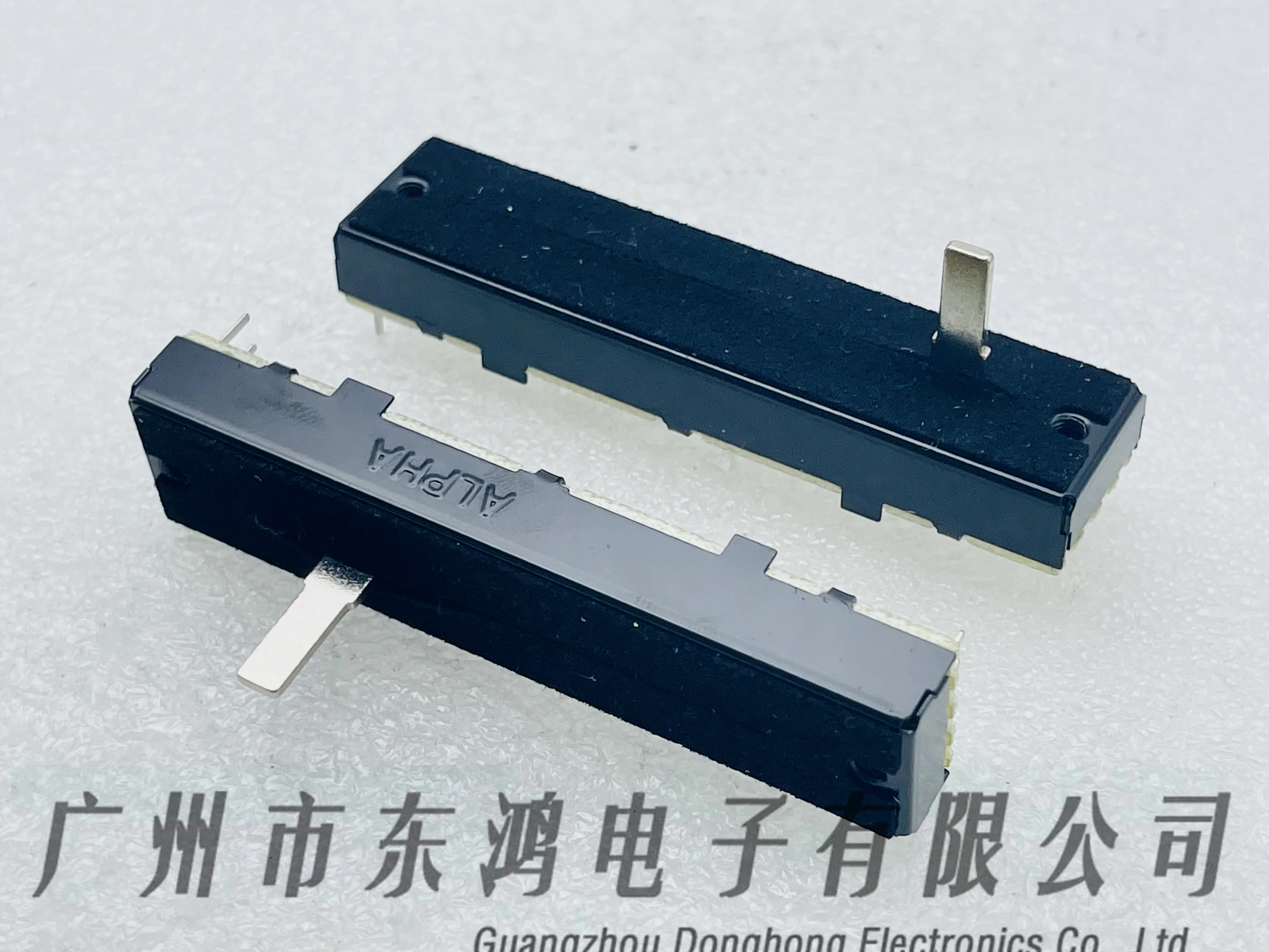 4 pcs Alpha Alpha Alpha inner foot 72mm straight slide rail type RA45D2F slide potentiometer B20k × 2 axis length 15mm