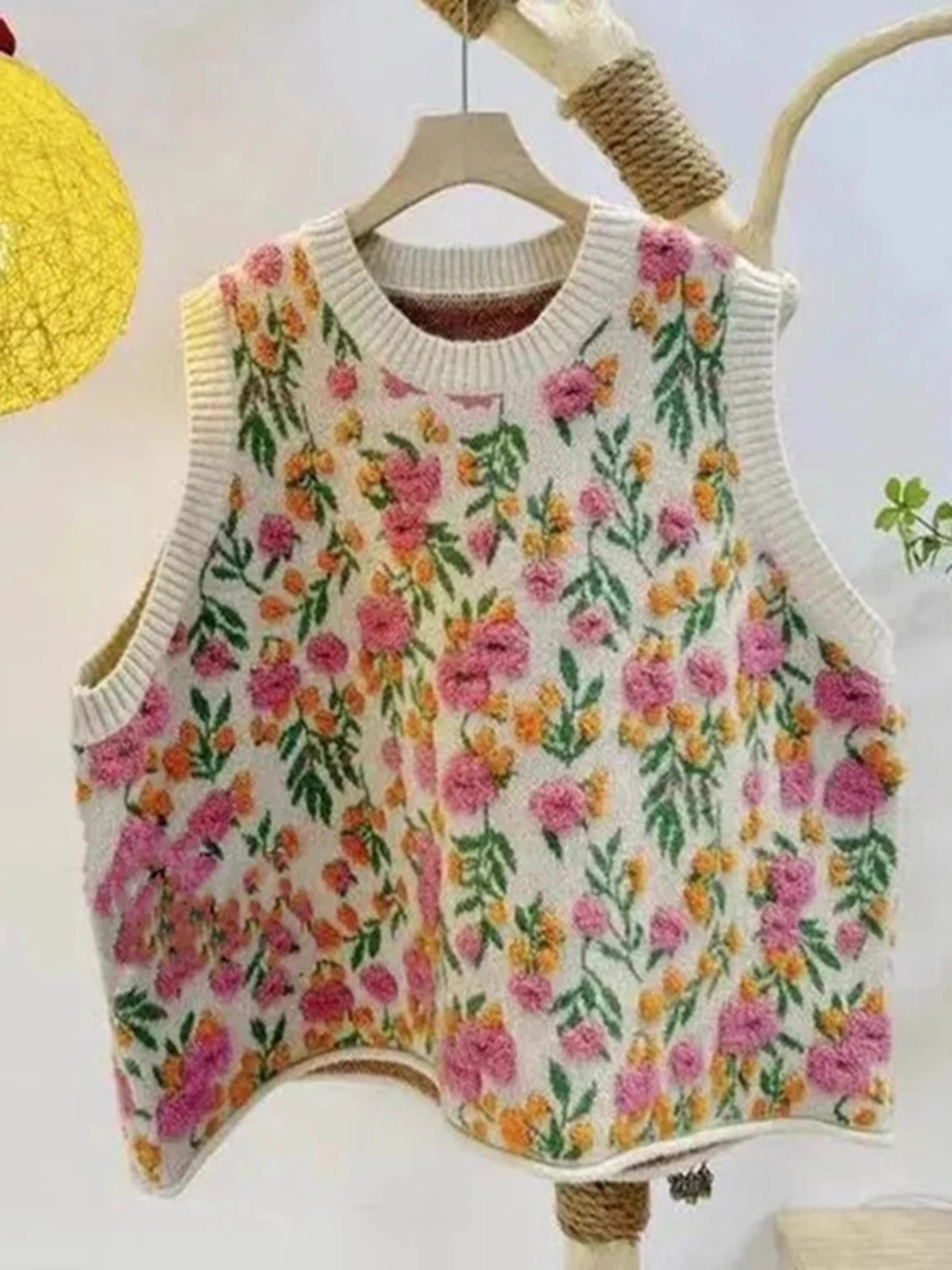 

Women's Knitted Sweater Vest Floral Collision Color Loose Korean Style Versatile Layering Spring Autumn New Arrival