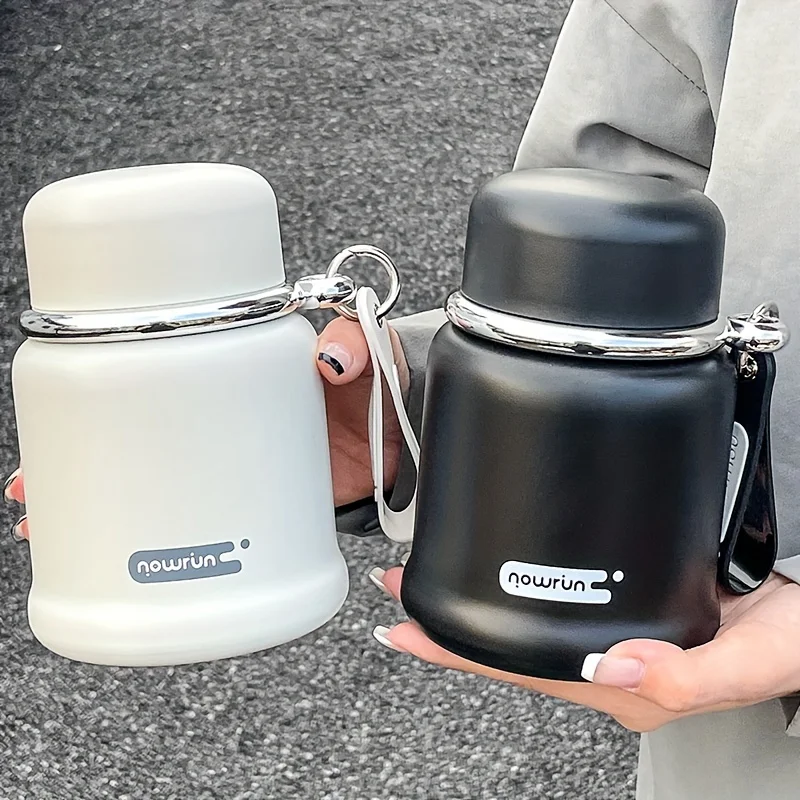 

1pc Simple and stylish stainless steel steaming cup with 620ML capacity. Lunch box with a spoon. Convenient for outdoor travel