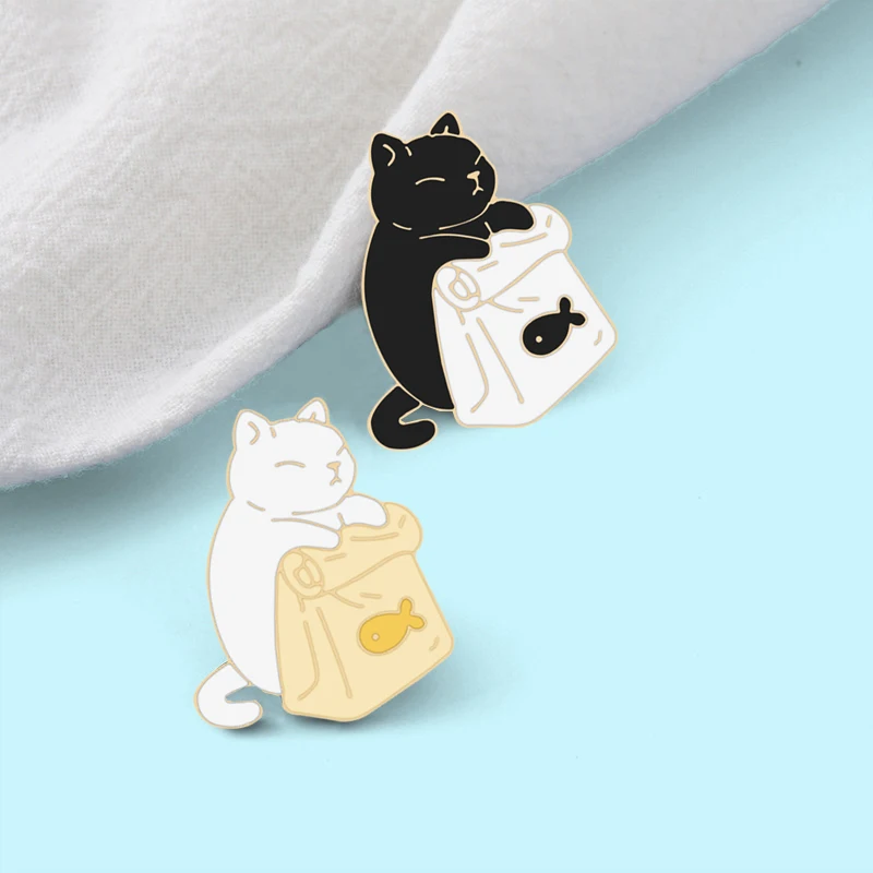 Cute Black White Cats Enamel Pins Dried Fish Bag Brooch Cartoon Animal Badges Denim Lapel Pin Jewelry Gift for Kids Best Friends