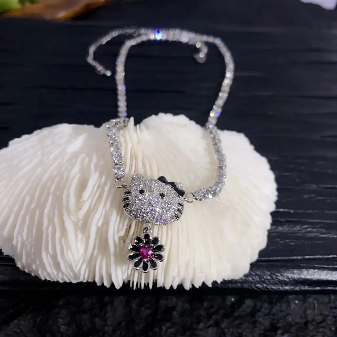 Рисунок 3 - Aoger Sanrio ожерелье «Hello Kitty»