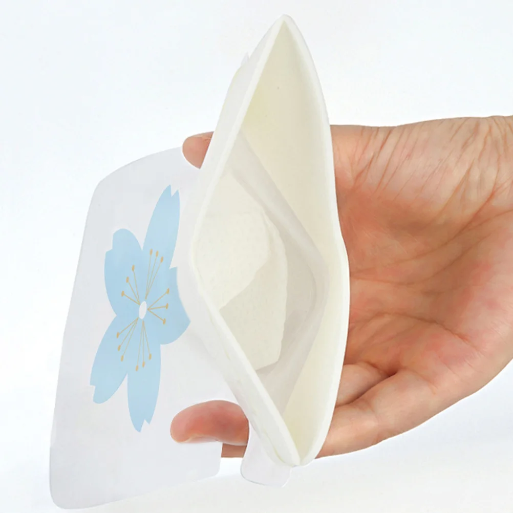 

4Pcs Disposable Emergency Urinal Bags Portable Unisex Travel Toilet Pee Bags Car Camping Road Trips Travel Potty