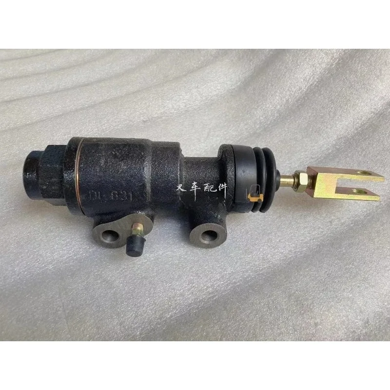 for Toyota Komatsu 3F D15 4F C7 Forklift Brake Master Cylinder 47530-U2100-71 Clutch Component