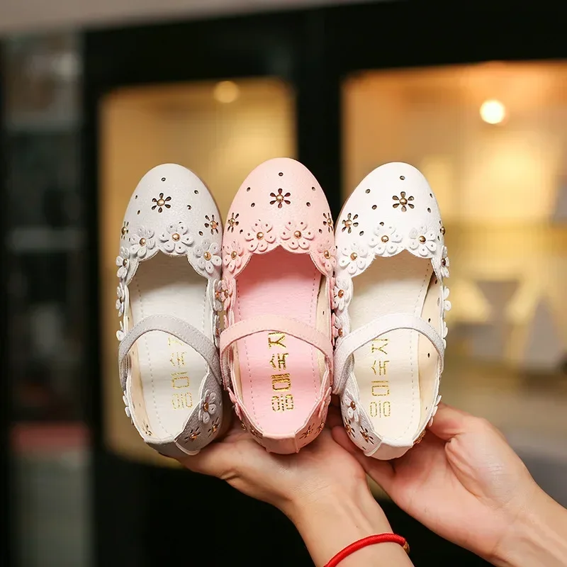 Kids Toddler Girls White Shoes for Wedding Party Fashion Princess Soft Bottom Leather Shoes Children Big Girls Flower Flats