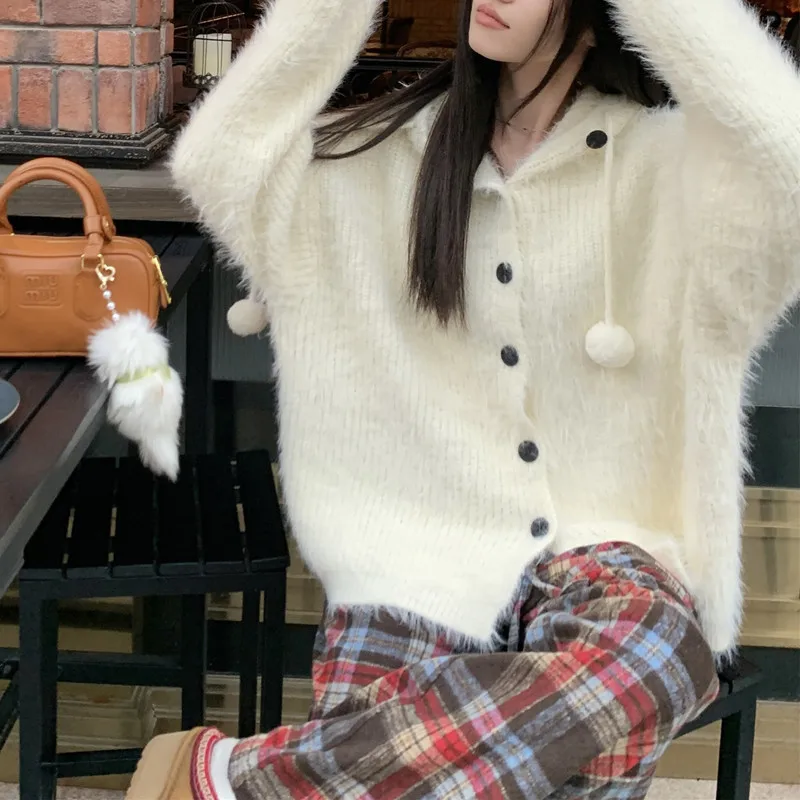 White Knitted Cardigan for Women Autumn and Winter Short Style 2024 New High-end Korean Lazy Style Sweater Jacket image 2