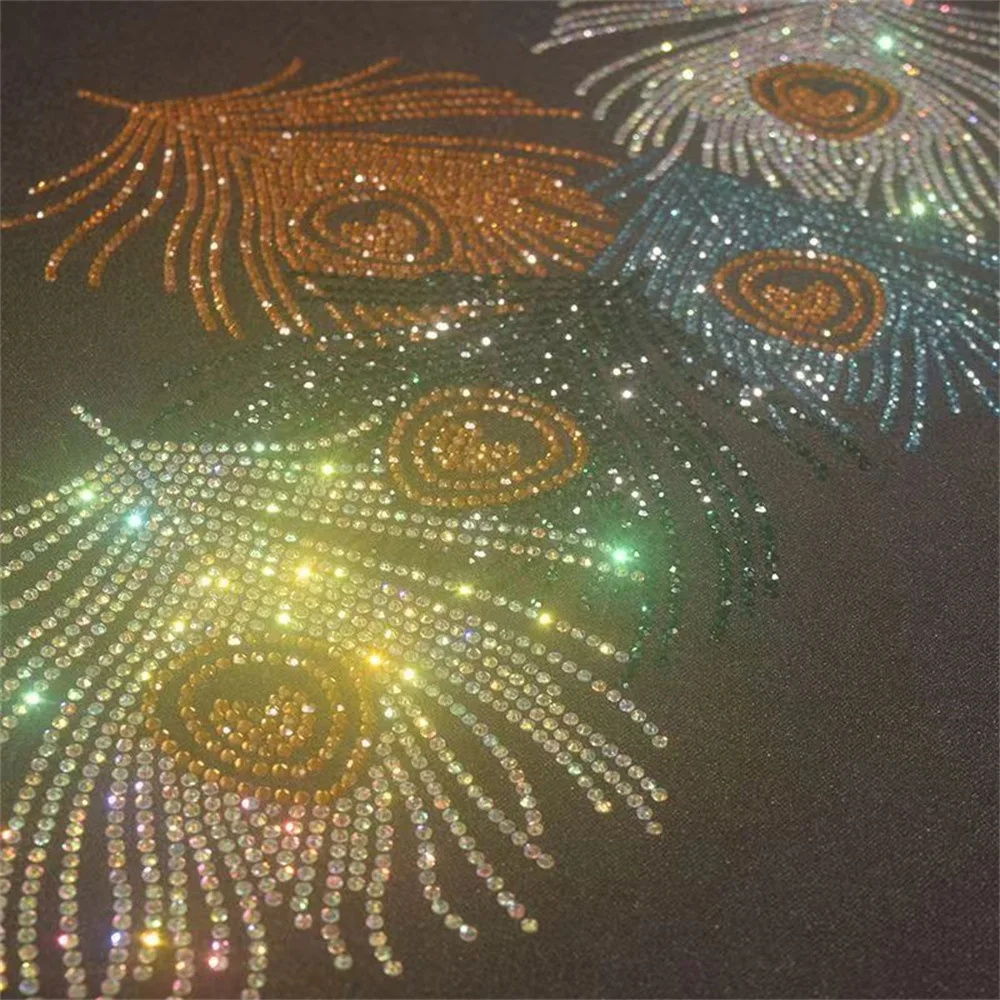 Fashion Peacock feathers rhinestone exquisite shiny large cloth paste hot diamond Sequin DIY clothes T-shirt ironing patch