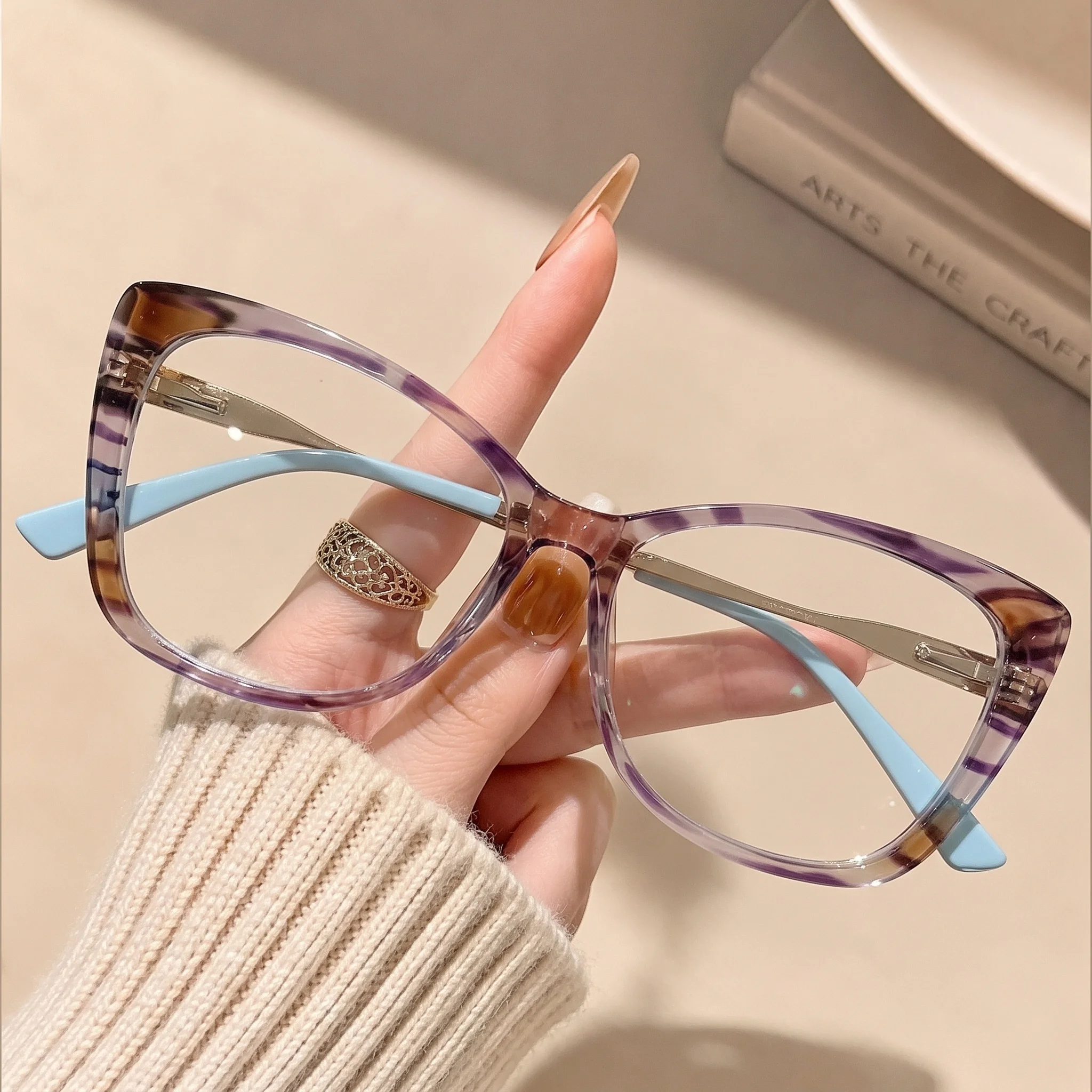 1 Pair of New Stylish Cat-Eye Color-Blocked High-Quality Metal Spring Hinge Reading Glasses for Women, Elegant and Luxurious, High-End, Youthful, Artistic, Ultra-Light, Anti-Blue Light, Suitable for Computer/Tv/Mobile Phone Use, Fashionable and Comfortable for Daily Wear