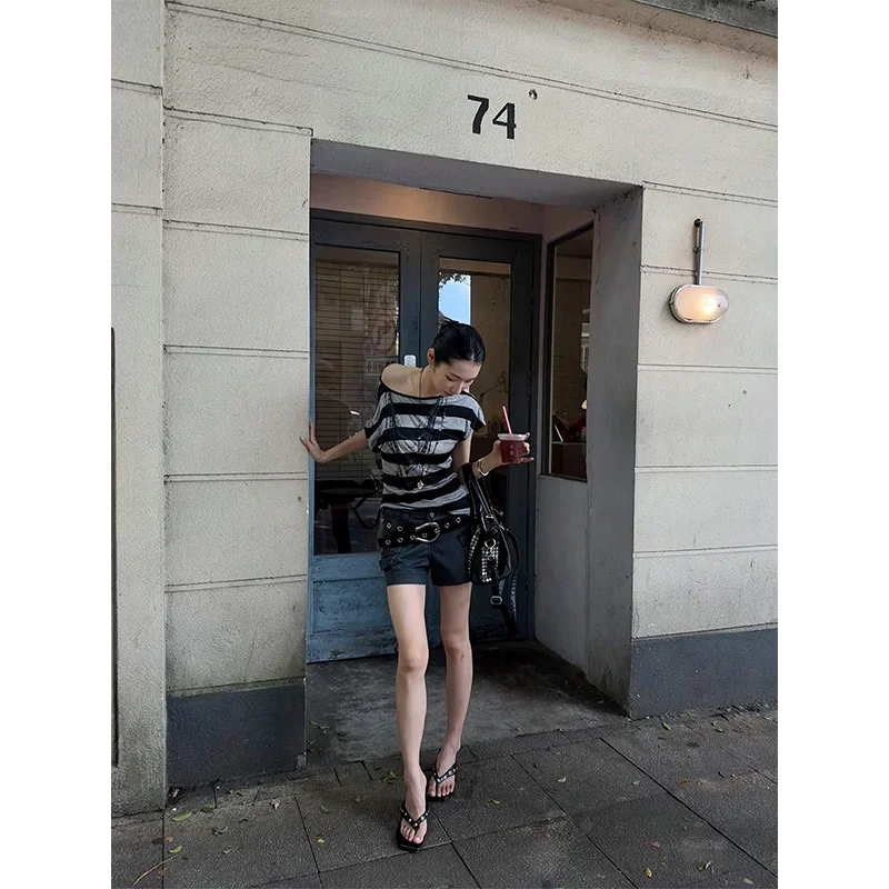 Benuynffy Retro washed distressed low waisted cargo shorts for women's Summer heavy industry 2000s streetwear wide leg hot pants