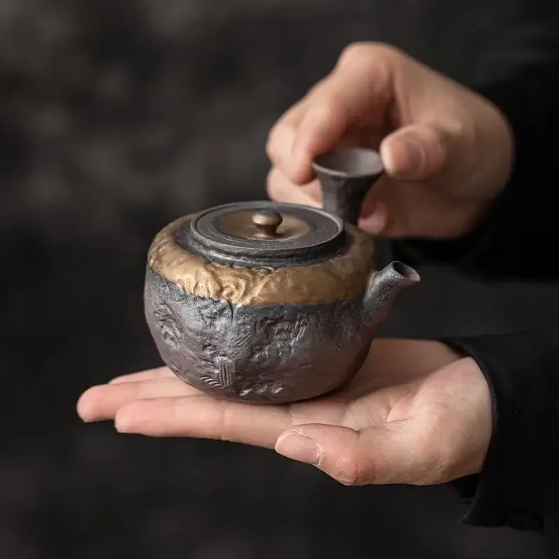 Gilt Iron Glaze Crescent Moon Pot Household Coarse Pottery Tea Drinking Teapot Ancient Burnt Kung Fu Tea Set with Filter Teapot