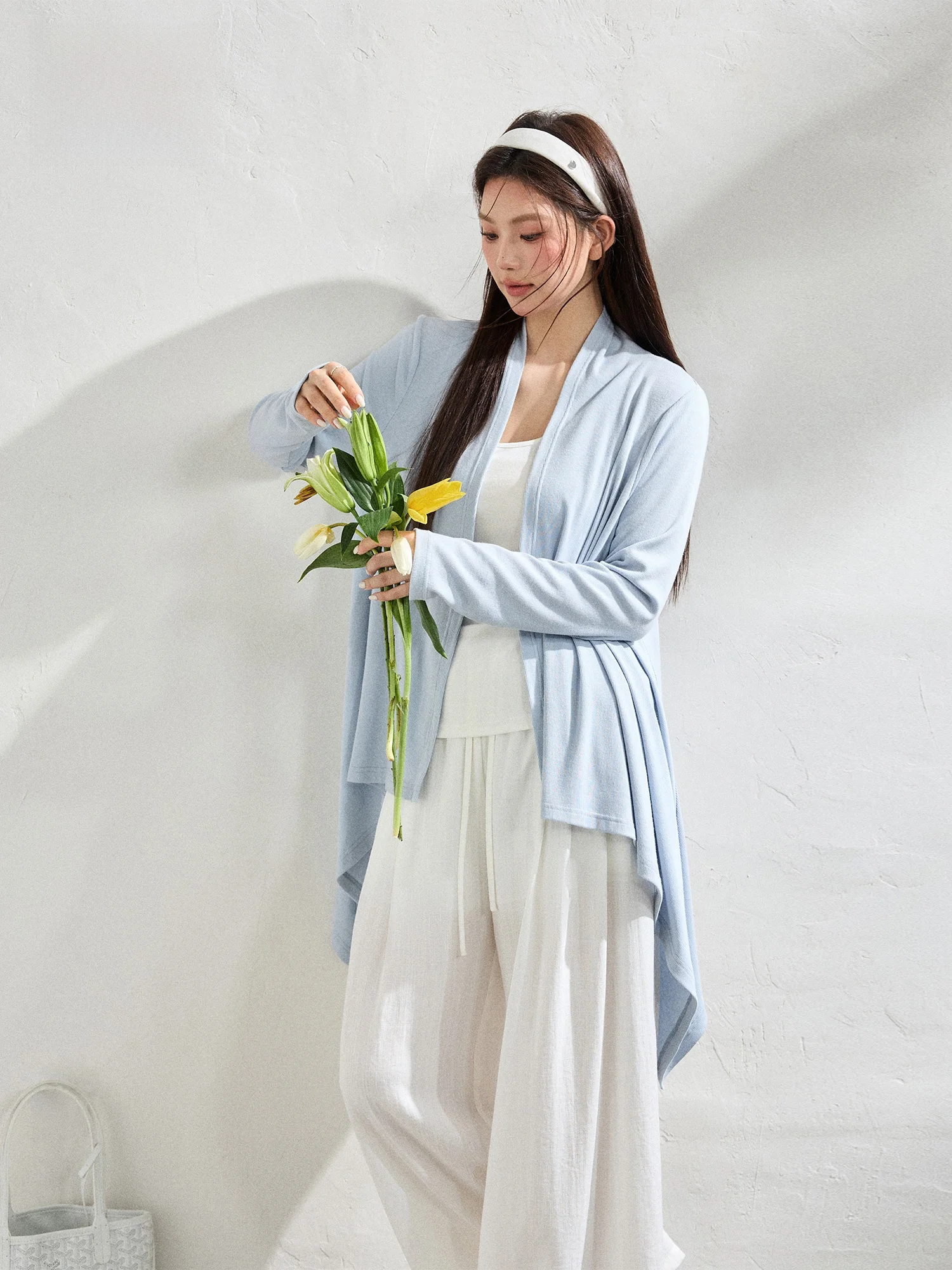 

Повседневные брюки больших размеров, бело-синий минималистичный комплект в корейском стиле, модный комплект с высокой талией и длинными рукавами, весенняя одежда для поездок на работу