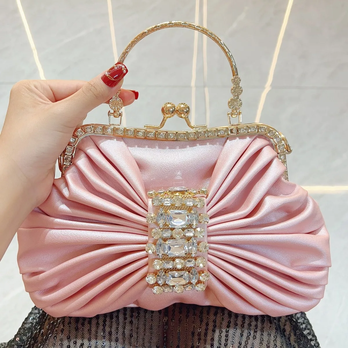 

Fashionable Luxury Diamond Women Luxury Clutch Bag Wedding Crystal Ladies Designer Clutch Purse Handmade Pearl Decoration