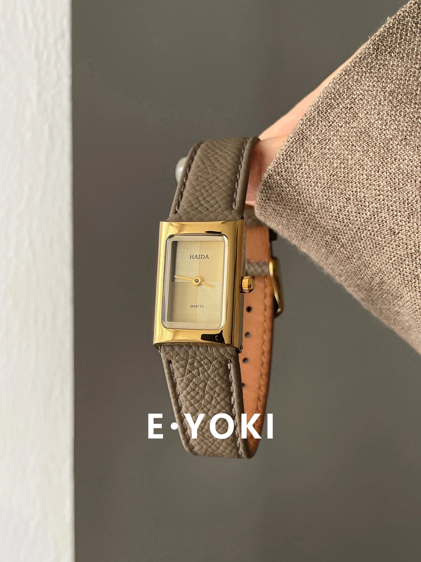 Small SquareWatch MadeOf ElephantGray Leather Minimalist Design Fashionable Quartz Watch For Women Elegant And Unique Wristwatch