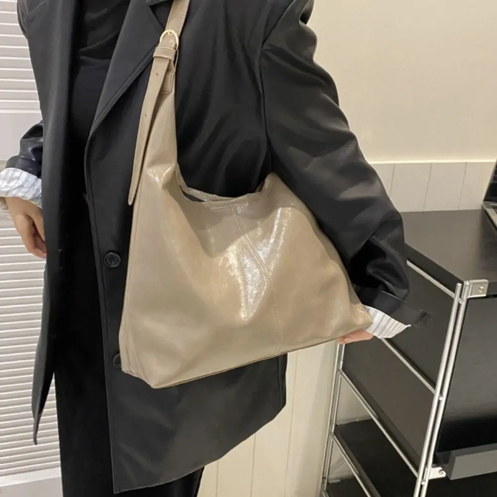 

Elegant Soft Leather Tote Bag Large Capacity Lightweight Commuting Shoulder Bag Zipper Solid Color Vintage Underarm Bag Women