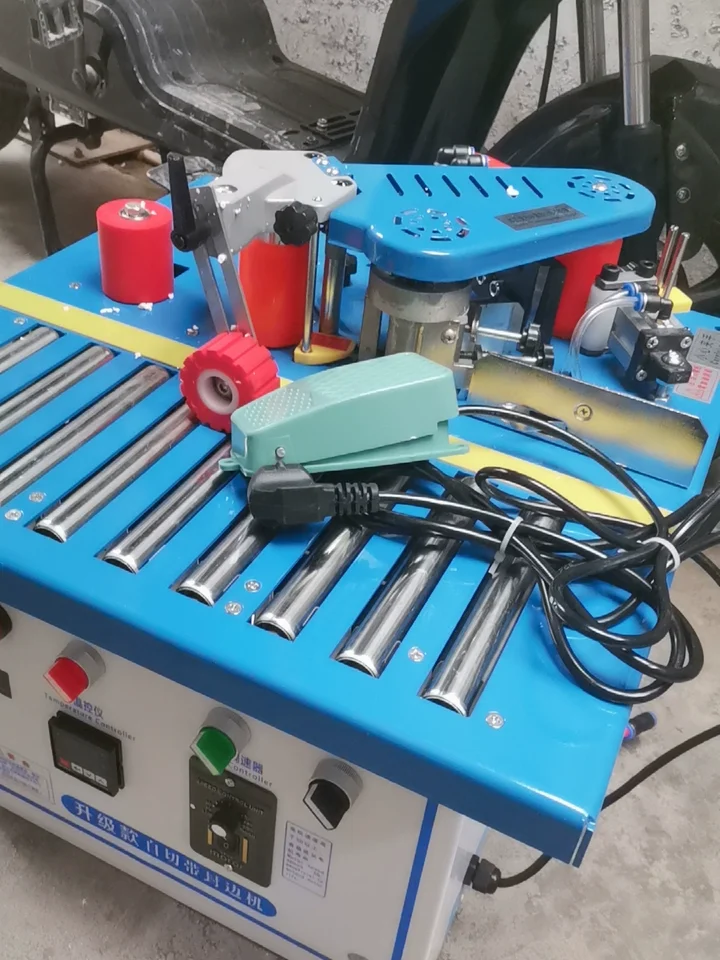

Two-sided Gluing Edge Bander with Tray & Cut Adjustable Speed 110/200V 1200W 1000ml SC-40 Edge Banding Machine Portable Wood PVC