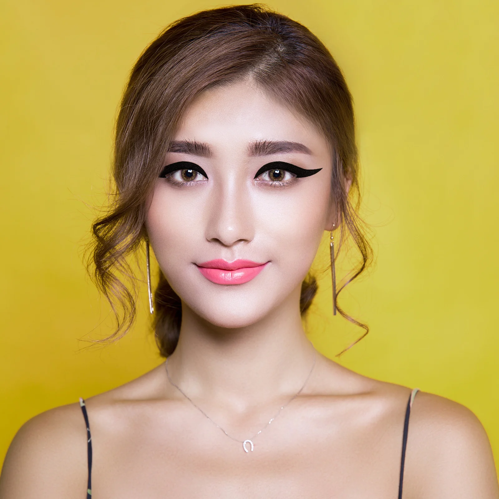 Eyeliner Stickers Reusable Eye Makeup Tools Self-Adhesive Eyelid Strips For All Eye Shapes Daily Use Multi-Color