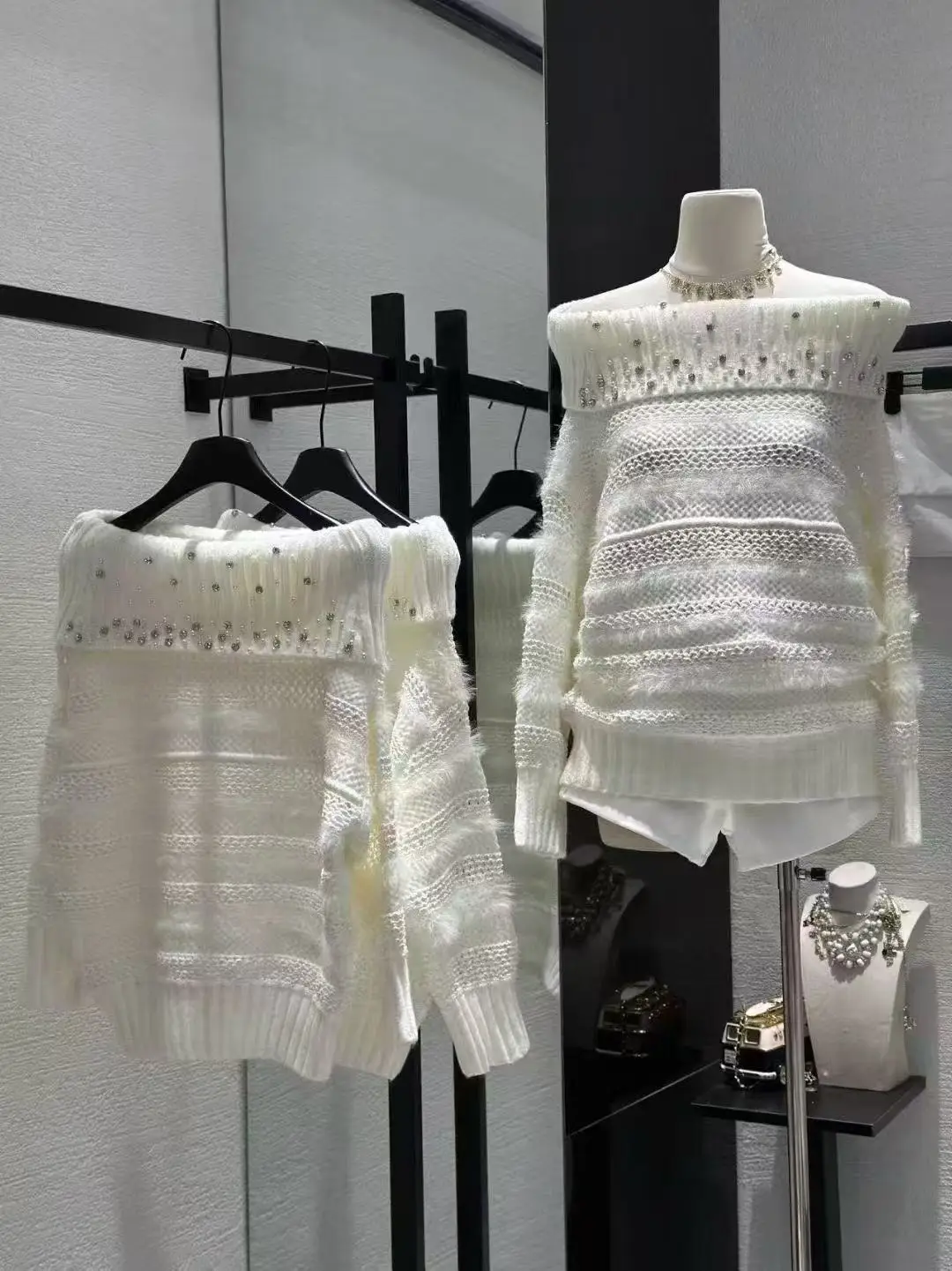 

Retro Knitted Hook Off Shoulder Top Full Sleeve Solid Color Autumn Spring New Women's Fashion Beading Sweater F404