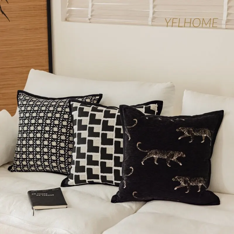 Premium Textured Throw Cushion Covers Geometric Leopard Jacquard Cushion Case for Couch Comfy Chenille Decorative Pillowcase