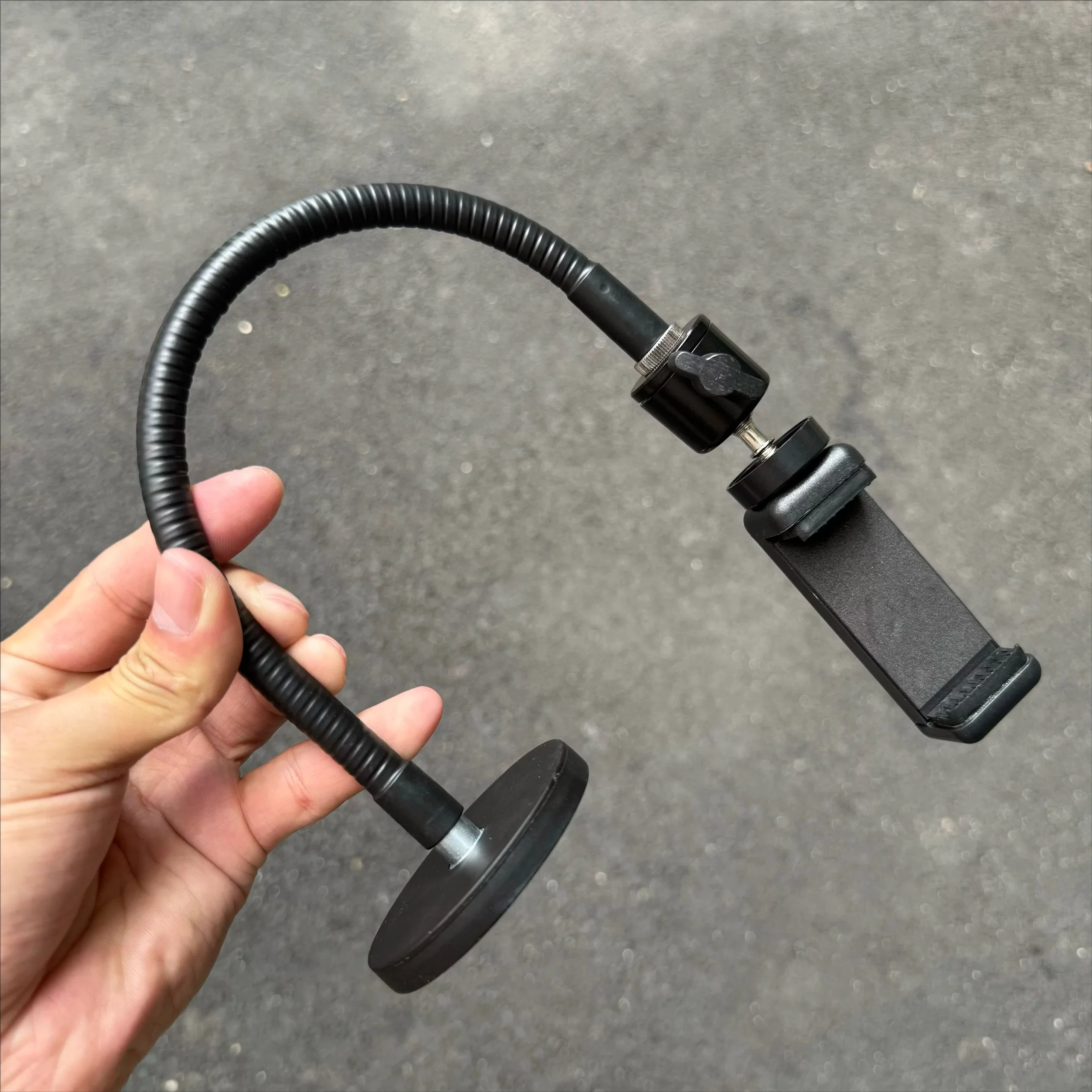 

Outdoor Strong Magnet 360° Sports Camera Mount for GoPro Soft Tube Clamp Live Streaming Phone Holder Gimbal