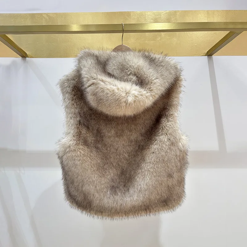 【هدية مجانية】2026 أوائل الربيع أزياء بيج فو الفراء مقنعين سترة بلا أكمام أنيقة المتخصصة ملابس خارجية نسائية