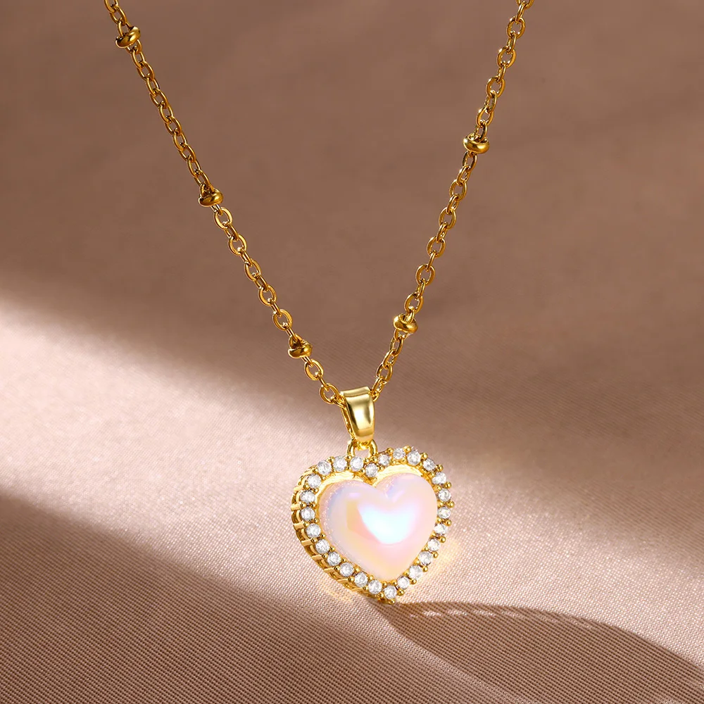 

Zircon Heart Pendant Necklaces For Women Trendy Stainless Steel Chain Collar Necklace New Design Sense Light Luxury Jewelry Gift