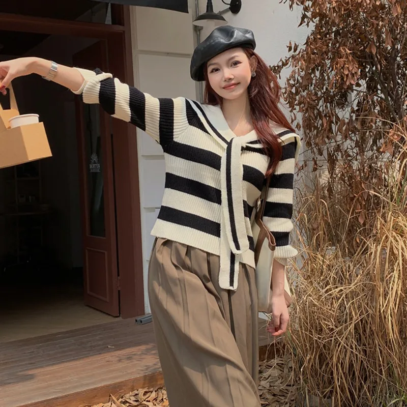 Black And White Striped Fashionable Simple Tie Tops Sweet And Casual College Style Knitted Long Sleeved Tops