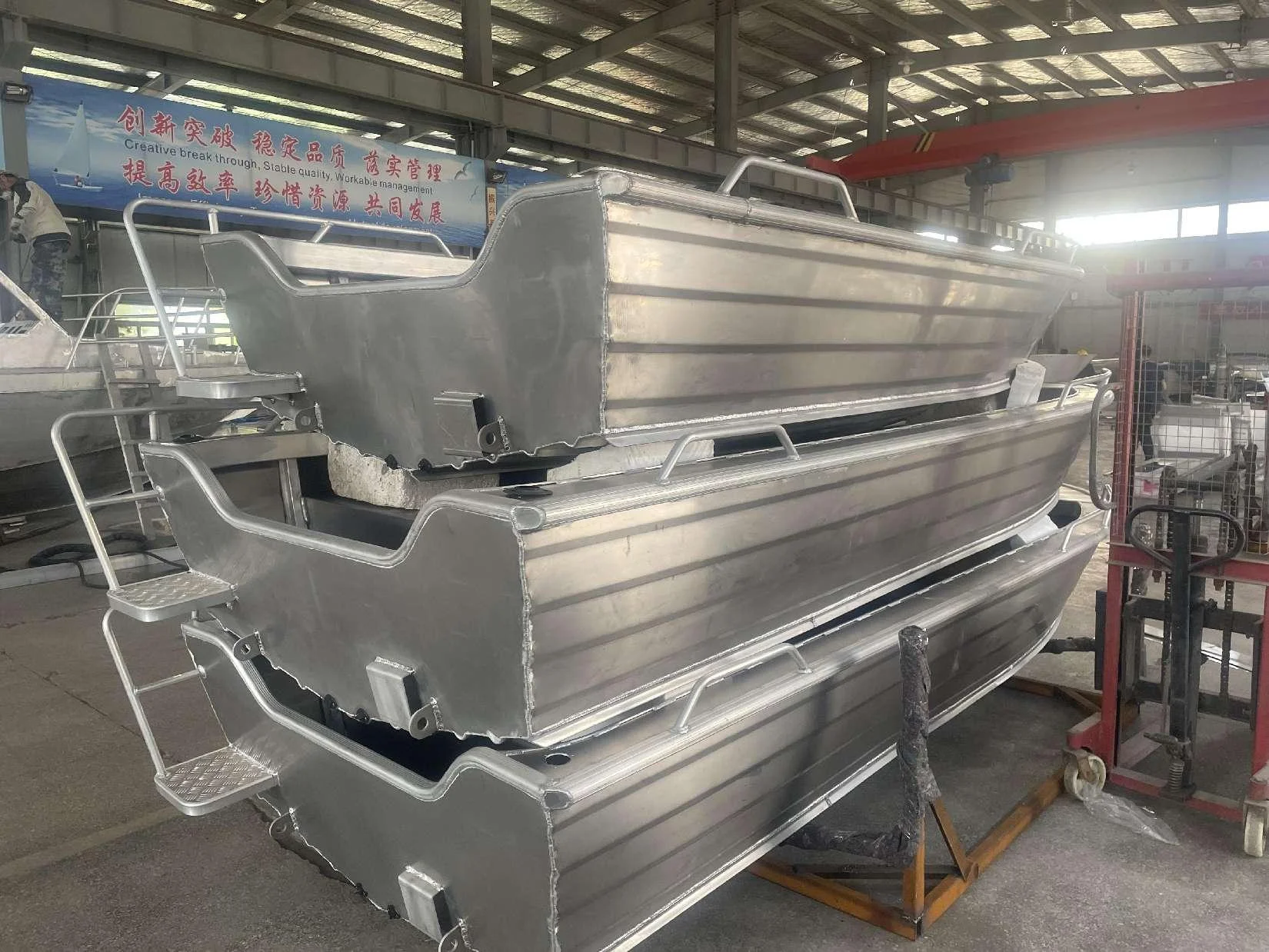 Popular Family-Friendly Aluminum Dinghy Boat for Fishing and Sailing with Outboard Engine