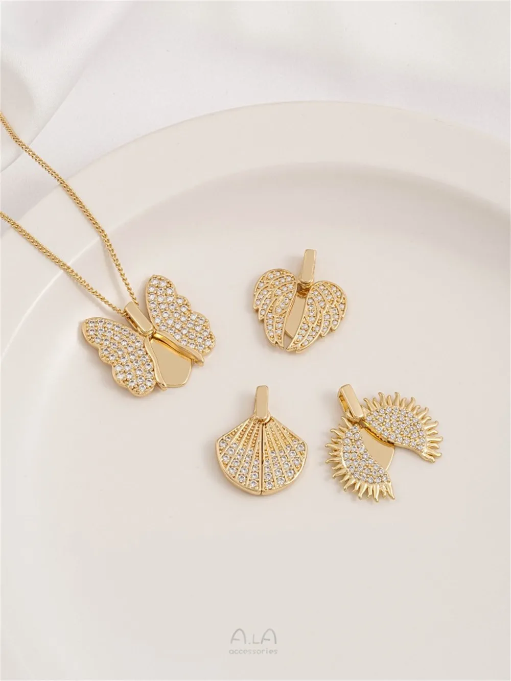 

14K Gold Package with Micro Inlaid Zircon Butterfly Wings, Sun Fan-shaped Pendant, Handmade Jewelry, Pendant Necklace, Pendant