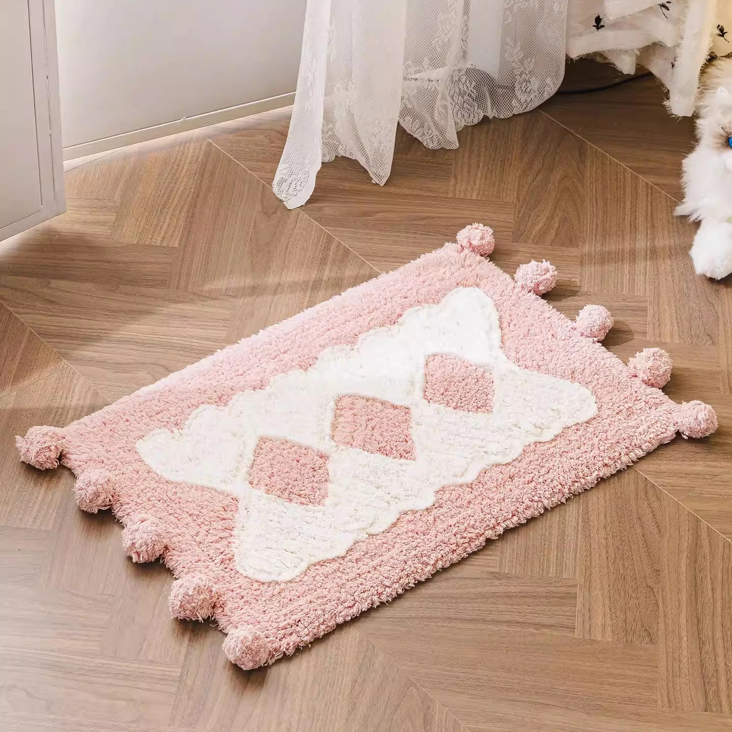

Прекрасный хлопковый коврик для спальни, мягкий коврик ручной работы с помпоном для ванной комнаты, длинный прикроватный декоративный аккуратный коврик, эстетический декор для дома и комнаты