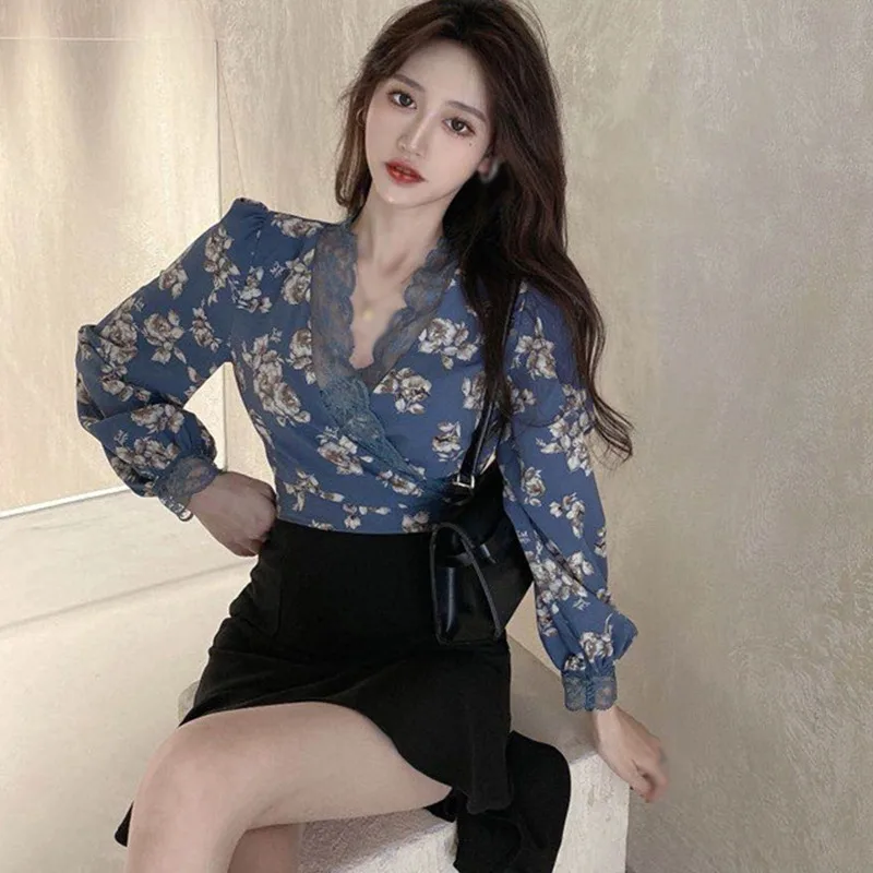 Spring Autumn Women\'s Floral  V Neck Sexy Lace Bandage Exposed Navel Long Sleeves Shirts Blouse