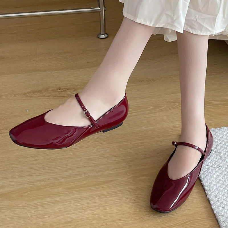 New Female Round Toe Fashion Shallow Buckle Women Flats con scarpe calzature Wine Red Ladies Flats Mary Janes scarpe firmate