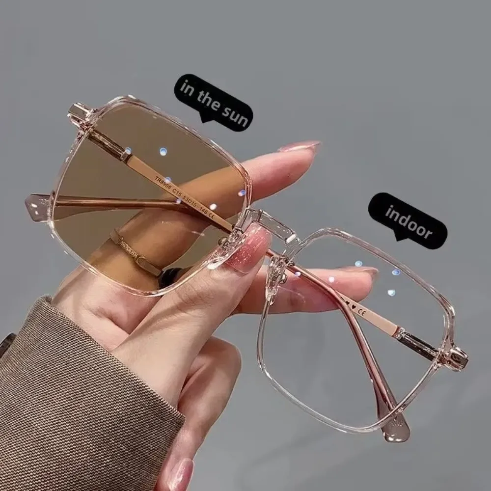 Classic Box Frame Photochromic Myopia Glasses Unisex Near Sight Intelligent Color Changing Glasses 0-2.0 Vision Correction