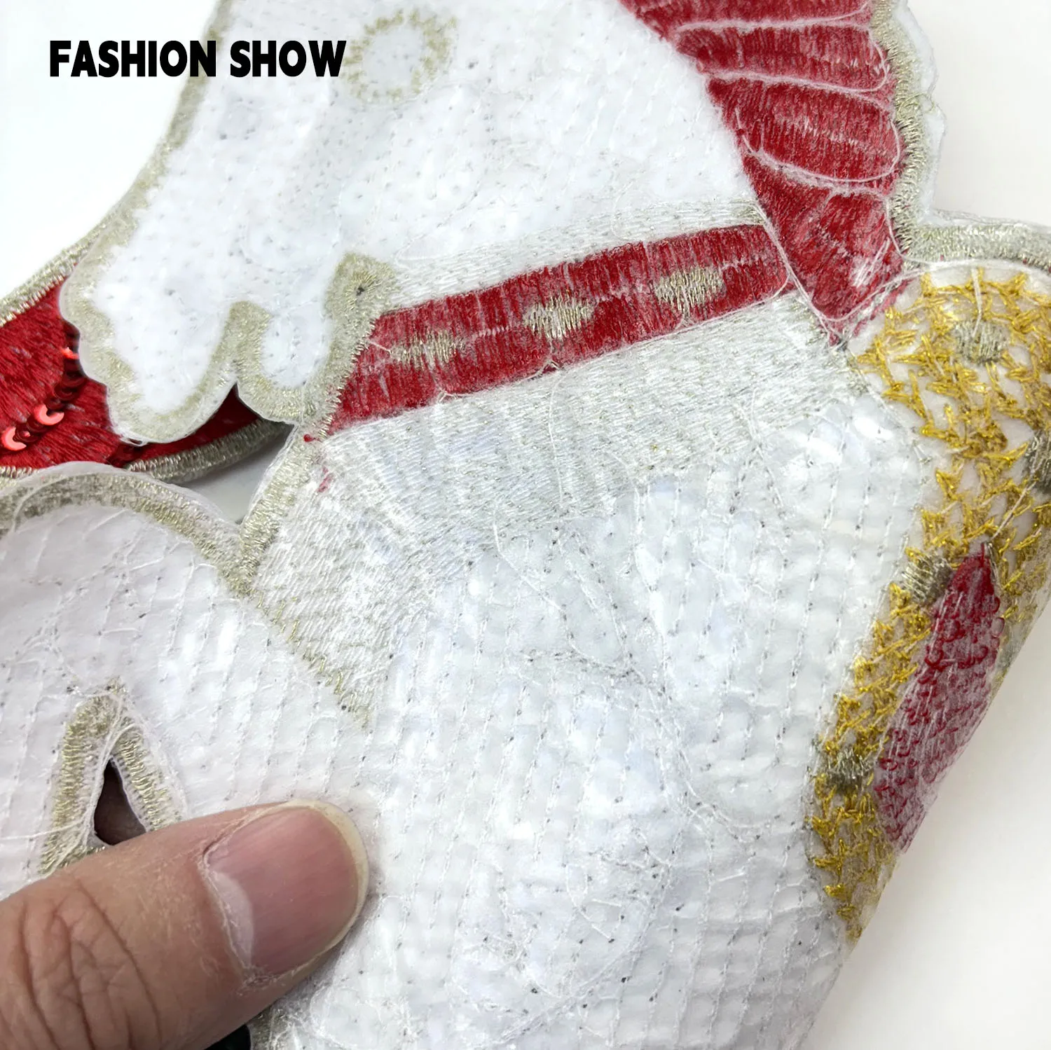 Sequin Embroidery Patch - Iron-On/Sew-On Dual-Use Horse-Shaped Decorative Patch Suitable for Sweatshirts, T-Shirts, Sweaters, Hats, DIY Clothing Accessories
