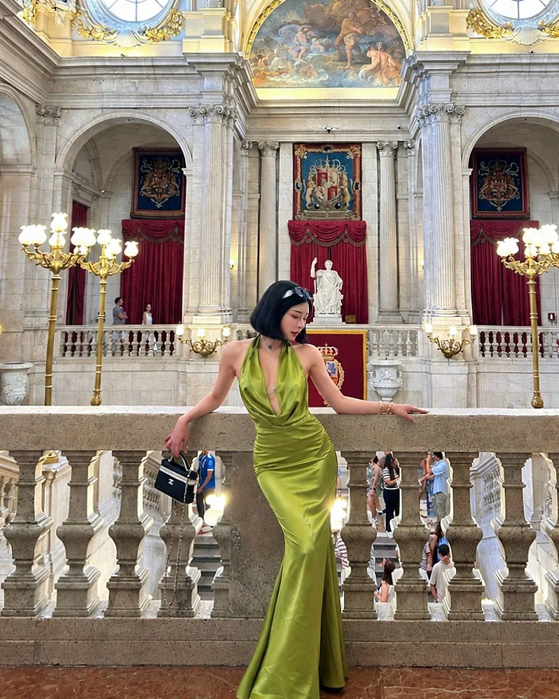 Vestido de noche de satén verde lima, con escote halter, cuello en forma de corteza, cintura fruncida, corte sirena, largo, ideal para fiestas de graduación, vestido formal elegante.