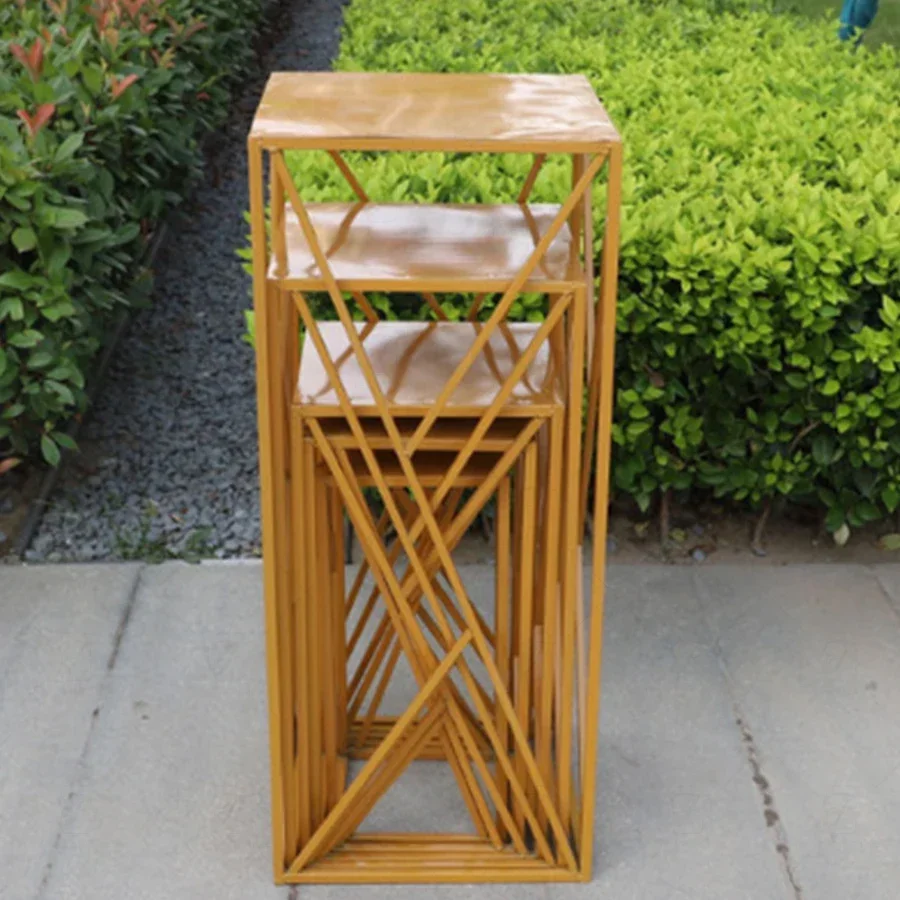 

exquisite craftsmanship Wedding supplies metal wall flower stand