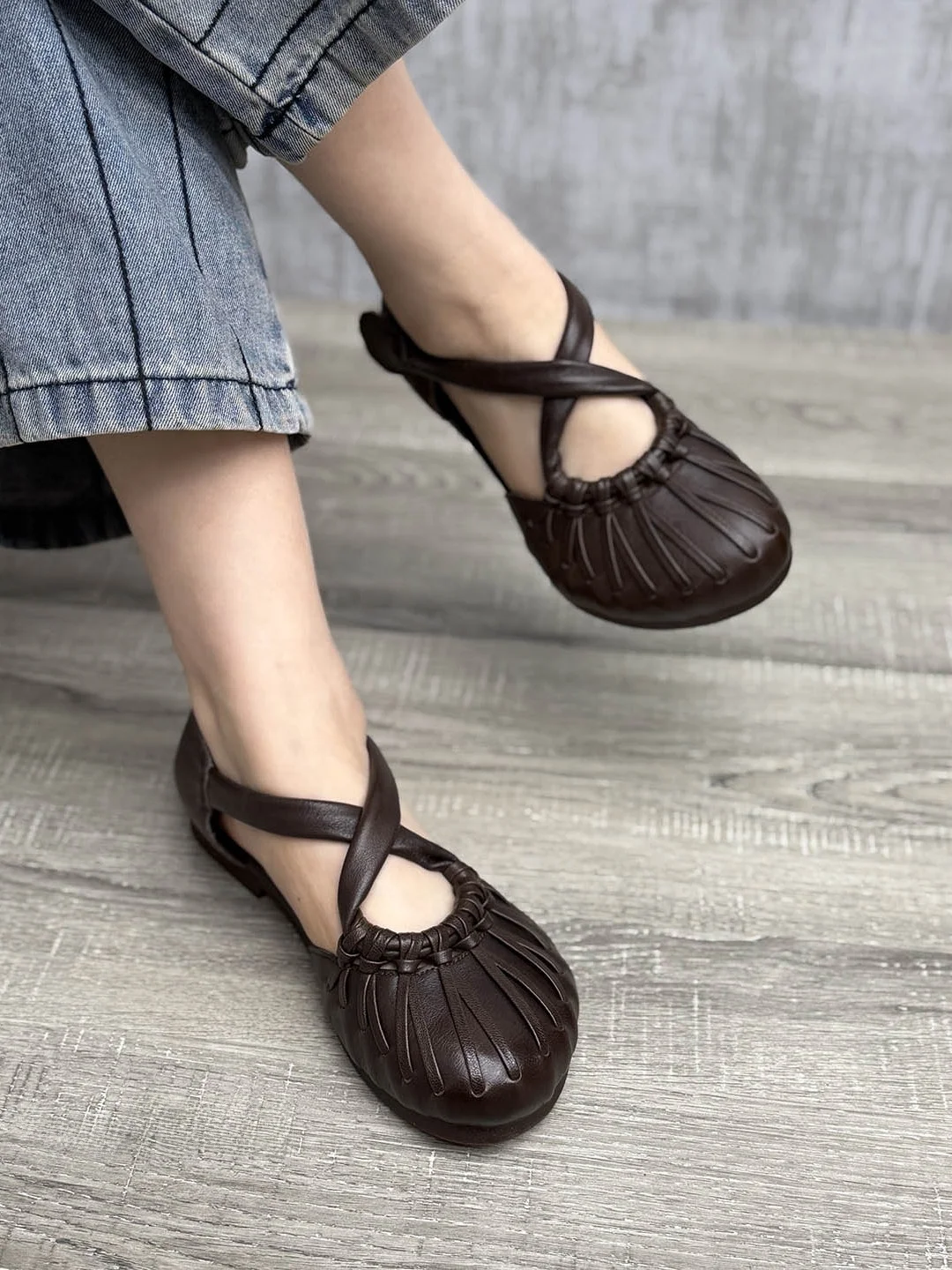 sandalias-de-verano-2026-de-nuevo-estilo-de-cuero-genuino-etnicas-de-suela-plana-con-tacon-envuelto-en-cinta-magica-tran