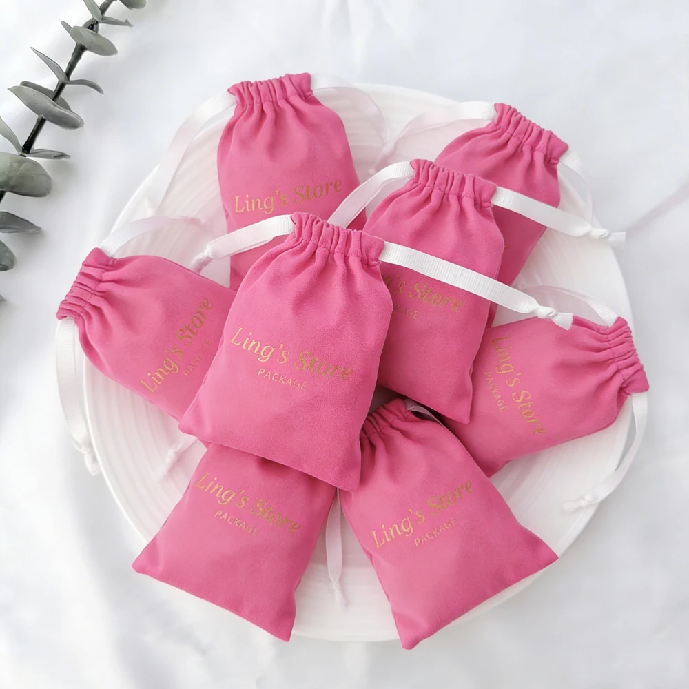 

100 шт. фланелевых мешочков на шнурке с индивидуальным логотипом для ювелирных изделий, свадебных подарков, для мамы, парня, девушки, упаковочные пакеты, для хранения косметики и париков