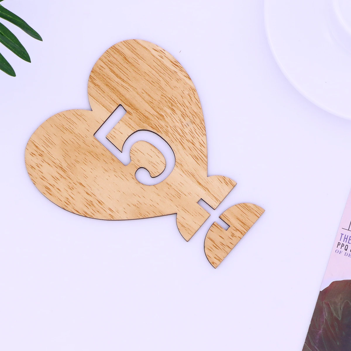 

20 Pcs Wooden Seat Signs Heart Shape Table Numbers Decor Premium Material Wedding Banquet Party Home Event