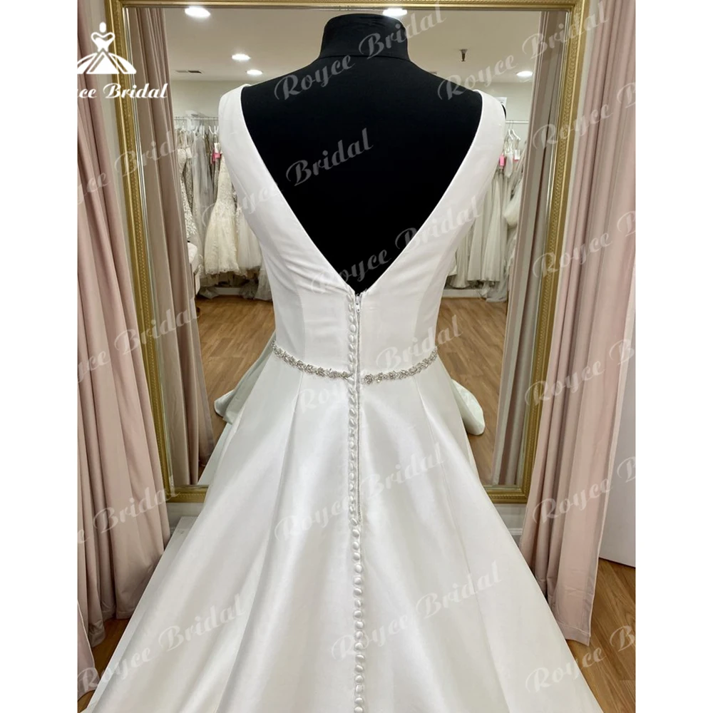 Cetim simples uma linha vestidos de casamento 2023 boho o pescoço sem mangas sexy aberto voltar botão cinto vestidos de noiva varredura robe de mariée